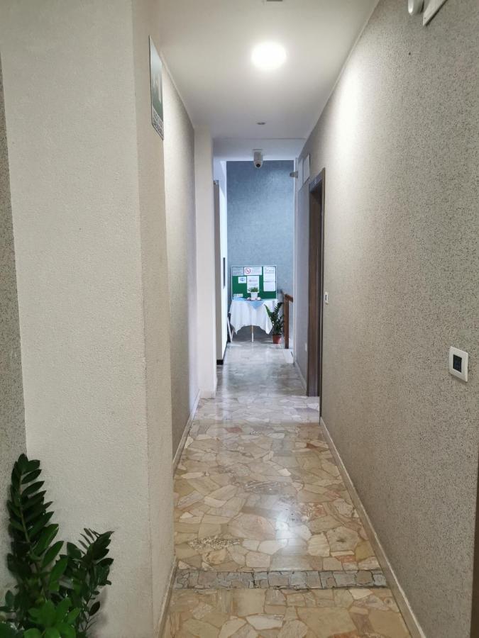 Hotel Bissi Milan Bagian luar foto