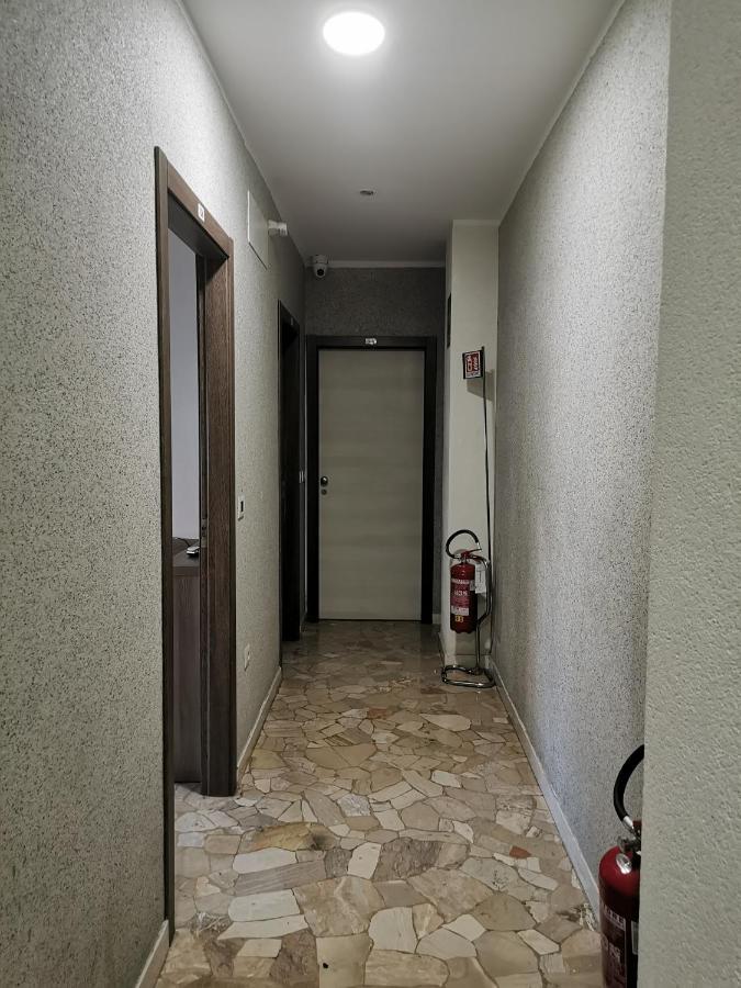 Hotel Bissi Milan Bagian luar foto