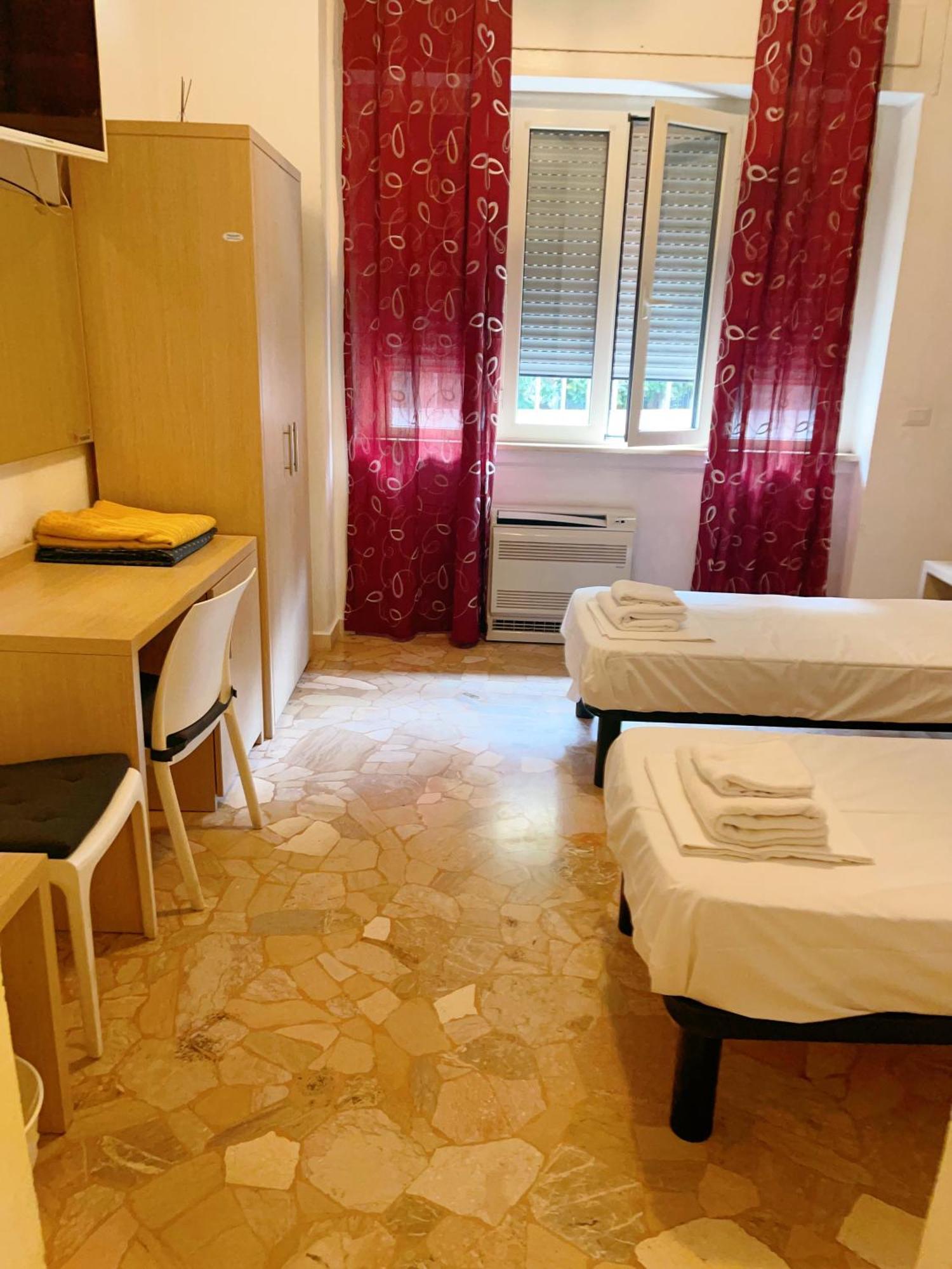 Hotel Bissi Milan Bagian luar foto